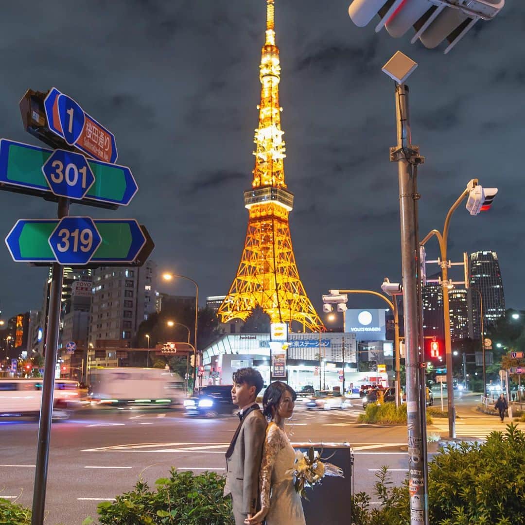 CLAIREのインスタグラム：「東京タワーをバックに✨ ・ @claire.omotesando  @clairebridalstudio」