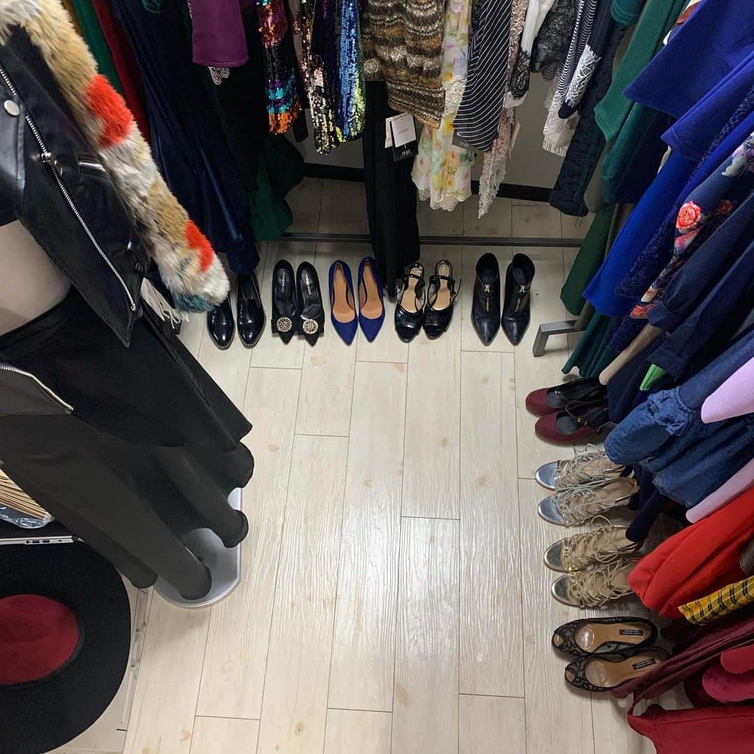 のインスタグラム：「👗 . #unclack #showroom  #fashion #fashions #fashionist #fashionable #fashionworld #fashionista #dress #wardrobe #ワードローブ」