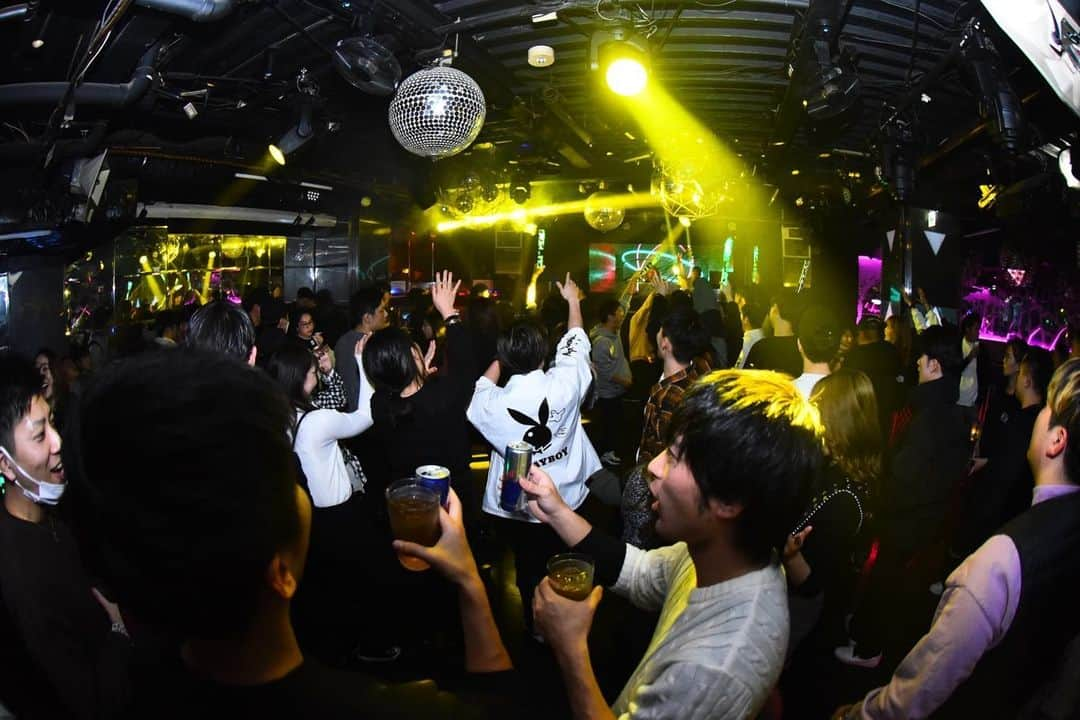 DJ HAZIMEさんのインスタグラム写真 - (DJ HAZIMEInstagram)「1/27/2020 @giraffejapan  Photo📸By @photo_tasuku  #osaka #giraffe #melt #TryHard #BeePMmgmt 次回は2月24日(月)にプレイします⚠️ お近くの方は是非✌️」1月28日 13時32分 - djhazime