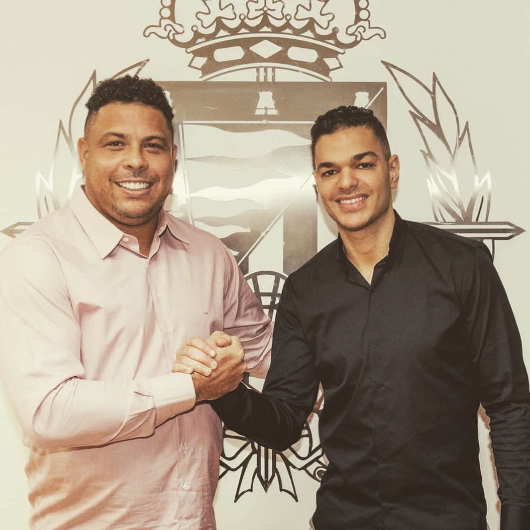 ハテム・ベン・アルファのインスタグラム：「Nouvelle aventure .. Que du plaisir  Nueva aventura... ¡Qué gran alegría! #realvalladolid #ronaldo」