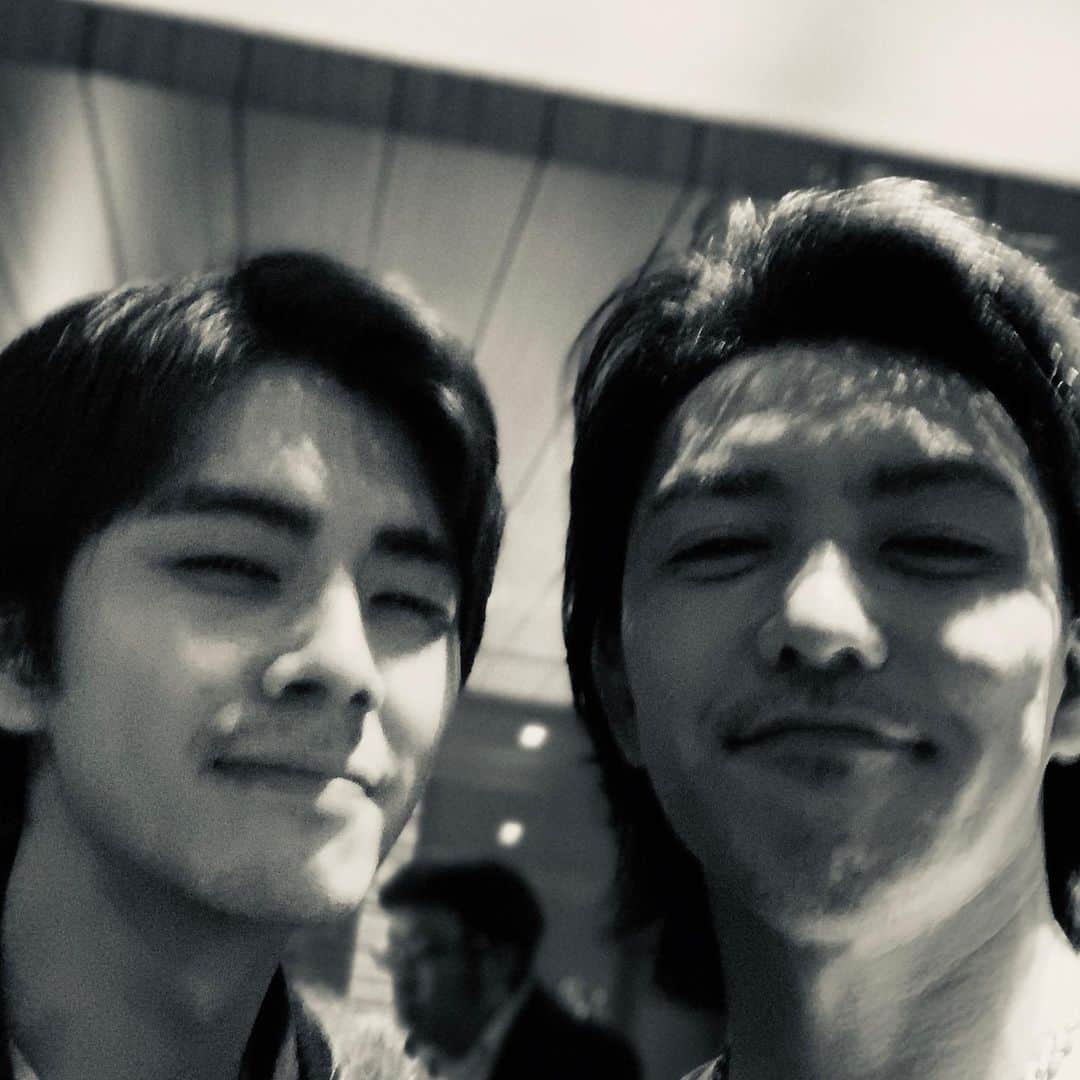金子昇さんのインスタグラム写真 - (金子昇Instagram)「2020  スーパー戦隊シリーズ。魔進戦隊キラメイジャー！レッドの小宮璃央くん😊まだ17歳だって^_^娘と変わらない💦アギト賀集くん。とジュウオウイーグル中尾暢樹くん^_^  #魔進戦隊キラメイジャー  #キラメイレッド #小宮璃央  くん #ジュウオウイーグル  #中尾暢樹  くん #アギト #賀集利樹  #スーパー戦隊 #仮面ライダー #金子昇」1月28日 14時10分 - noboru_kaneko_official