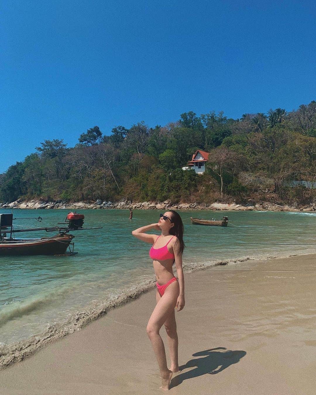 Chi Puさんのインスタグラム写真 - (Chi PuInstagram)「Đẹp quá ! . . . . Biển đẹp quá ! #chipuwears #bikini #phuket #thailand #beach」1月28日 14時10分 - chipupu