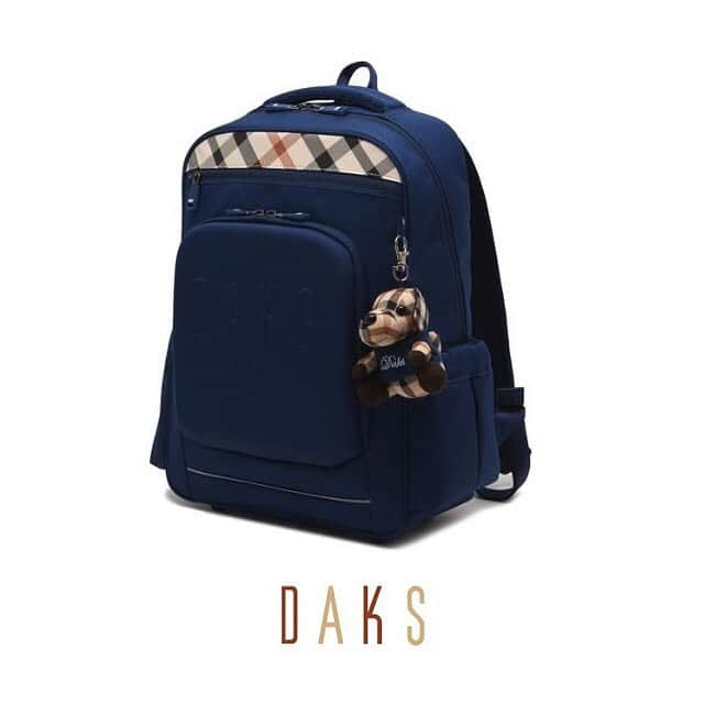 DAKS Koreaさんのインスタグラム写真 - (DAKS KoreaInstagram)「DAKS KIDS 아이들의 첫 발걸음을 응원하는 닥스 키즈입니다. 닥스만의 꼼꼼한 디테일과 고급진 소재가 키즈 백팩, 신발주머니 그리고 곰돌이 키링으로! 아이들에게 설레임을 선물하세요. _ [DAKS KIDS] #DBBA9F924BK #DBBA9F925R2 #DBBA9F926N2 #DBBA9F927BK #DBBA9F928R2 #DBBA9F929N2 _ #닥스 #닥스코리아 #닥스엑세서리 #DAKS #DAKSACCESSORIES #Lfmall #닥스키즈 #닥스키즈백팩 #닥스키즈신발주머니 #초등학생백팩 #초등학생신발주머니 #입학선물」1月28日 14時10分 - dakskorea_accessories