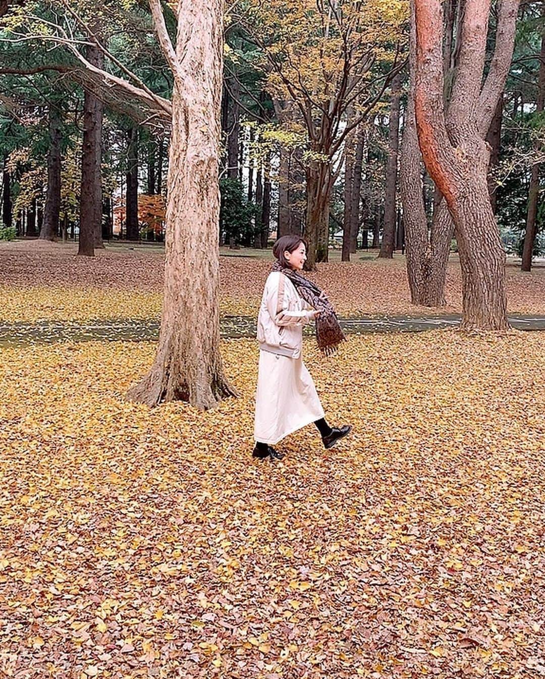 平田裕香さんのインスタグラム写真 - (平田裕香Instagram)「首に巻くまでの一部始終。  #代々木公園 #紅葉 2019年12月11日」1月28日 14時44分 - hirata_yukaco