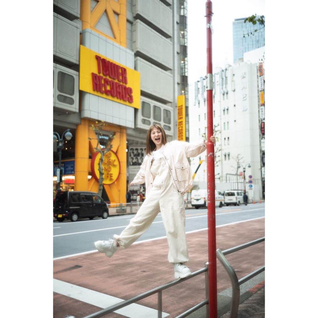 大久保聡美さんのインスタグラム写真 - (大久保聡美Instagram)「NO  MUSIC, NO  LIFE. たーーのしかったー🥳 📷 @otakehiroaki 💇‍♀️ @roots_shibuya2003  #ポートレート #camera #モデル #渋谷」1月28日 14時55分 - stm_o_