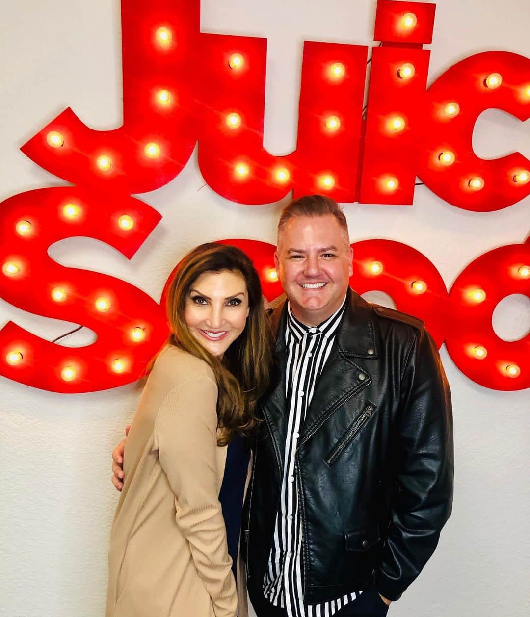 のインスタグラム：「On today’s Juicy Scoop I have one of your favorite’s, @helloross on! We discuss his new book #NameDrop, how he was almost a host on The View, his naked sleepover with Brandi Granville, and MORE! This episode is so juicy. Enjoy!」