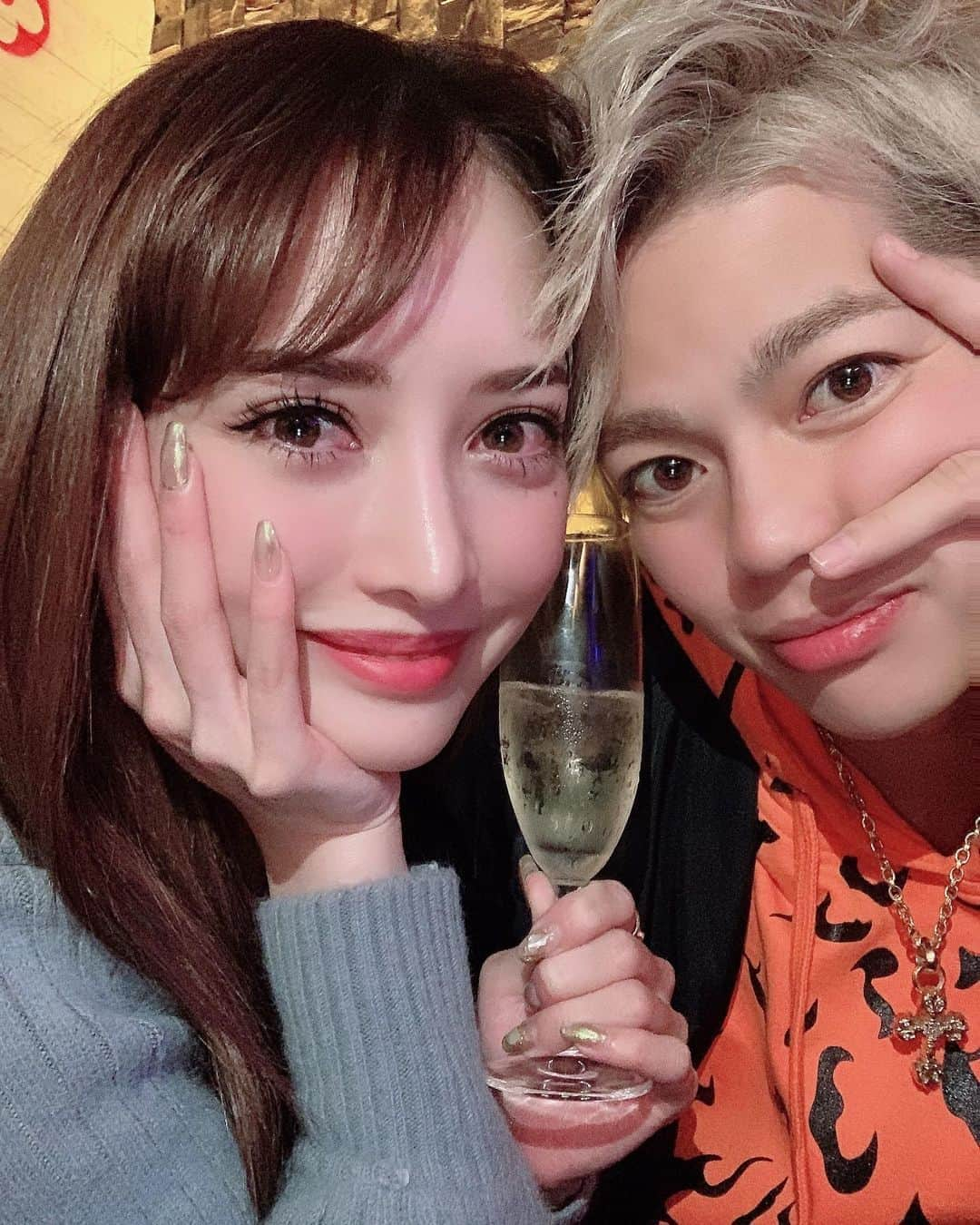 春木開さんのインスタグラム写真 - (春木開Instagram)「飲んでる時に﻿ 彼氏いるの？って質問する男は﻿ モテないし﻿ ﻿ 最後にいつHしたの？って質問する男は﻿ 究極にモテない﻿ ﻿ 目の前の女性を守ってあげるのが男の使命で﻿ 目の前の女性を悪者にしないのがモテる男﻿ ﻿ 時として彼氏がいた場合でも﻿ 彼氏がいるのを隠したい可能性もある﻿ いないっていって嘘つかせて﻿ 彼女を嘘つきの悪者にしてしまう可能性が﻿ ある質問はしない﻿ ﻿ 少なくてもこの一瞬は﻿ 自分と一緒にいてくれようとしてるのだから﻿ 野暮の質問はしない﻿ どうしても知りたかったら﻿ 質問するのでなく察するのがマナー﻿ ﻿ それでも聞いてしまう俺は﻿ やっぱりモテない🥺﻿ ﻿ #今日の戯言﻿ #男あるある﻿ #いつかの飲み会﻿ #この日のあんぱんさん凄かった﻿ ﻿」1月28日 15時48分 - haruki.kai