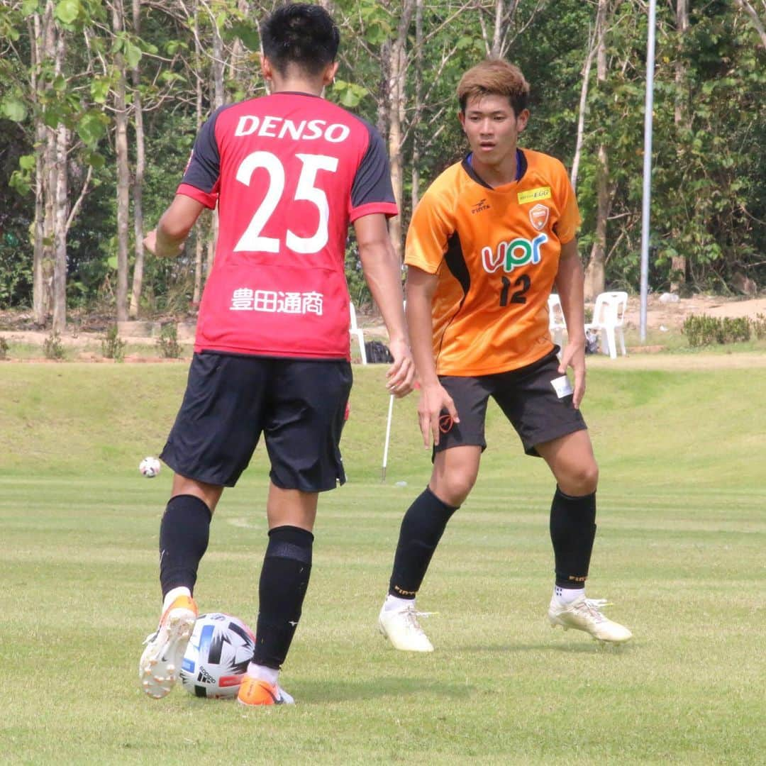 レノファ山口FCさんのインスタグラム写真 - (レノファ山口FCInstagram)「1月28日　タイキャンプ6日目 トレーニングマッチ 🆚 名古屋グランパス #renofa  #レノファ山口 #タイキャンプ #池上丈二 #佐藤健太郎 #小松蓮 #起海斗 #楠本卓海 #吉満大介 #高井和馬 #高宇洋 #ヘナン #眞鍋旭輝」1月28日 16時31分 - renofa_yamaguchi