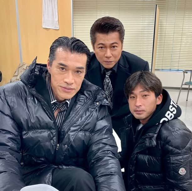 水元秀二郎さんのインスタグラム写真 - (水元秀二郎Instagram)「撮影順調に進み、こちらの作品は明日の立ち回りでアップ‼️ 同時に明日から影と呼ばれた男たちクランクイン‼️ #水元秀二郎#vシネマ#撮影#織田同志会#織田征仁#松田優#大鶴義丹#堀田眞三#的場浩司#藤原組#半グレ#出演」1月28日 16時35分 - gangsta.hidejiro