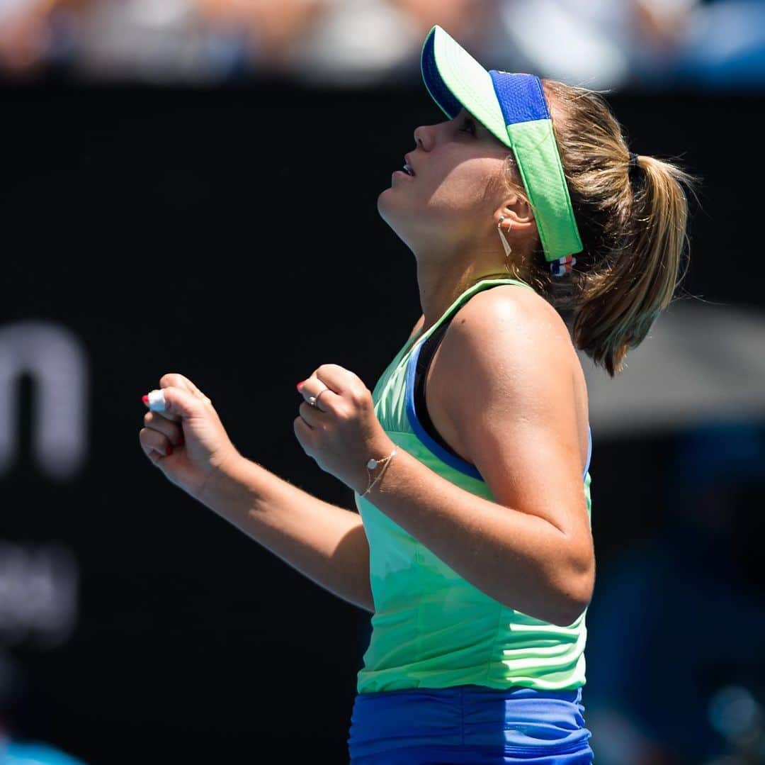 のインスタグラム：「Speechless 😶 SEMIS 🙏🏼!! What a match @onsjabeur ❤️」