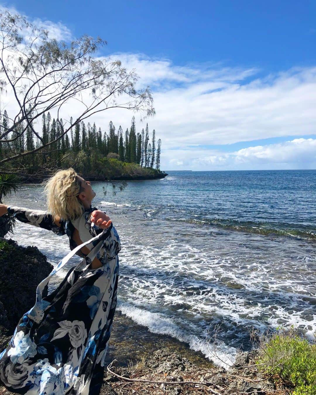 中川友里さんのインスタグラム写真 - (中川友里Instagram)「power of earth🙏🙏🧚‍♀️🧚🏻🤱🌊🌺🌎💫✨ ・ ・ ・ @off____white  @virgilabloh  @newcaledoniatourismjapan  @aircalin  @lemeridiennoumea ・ #エアカラン #ニューカレドニア観光局公式アカウント #天国に一番近い島 #newcaledonia #aircalin #ヌメア #イルデパン」1月28日 17時04分 - darayunya