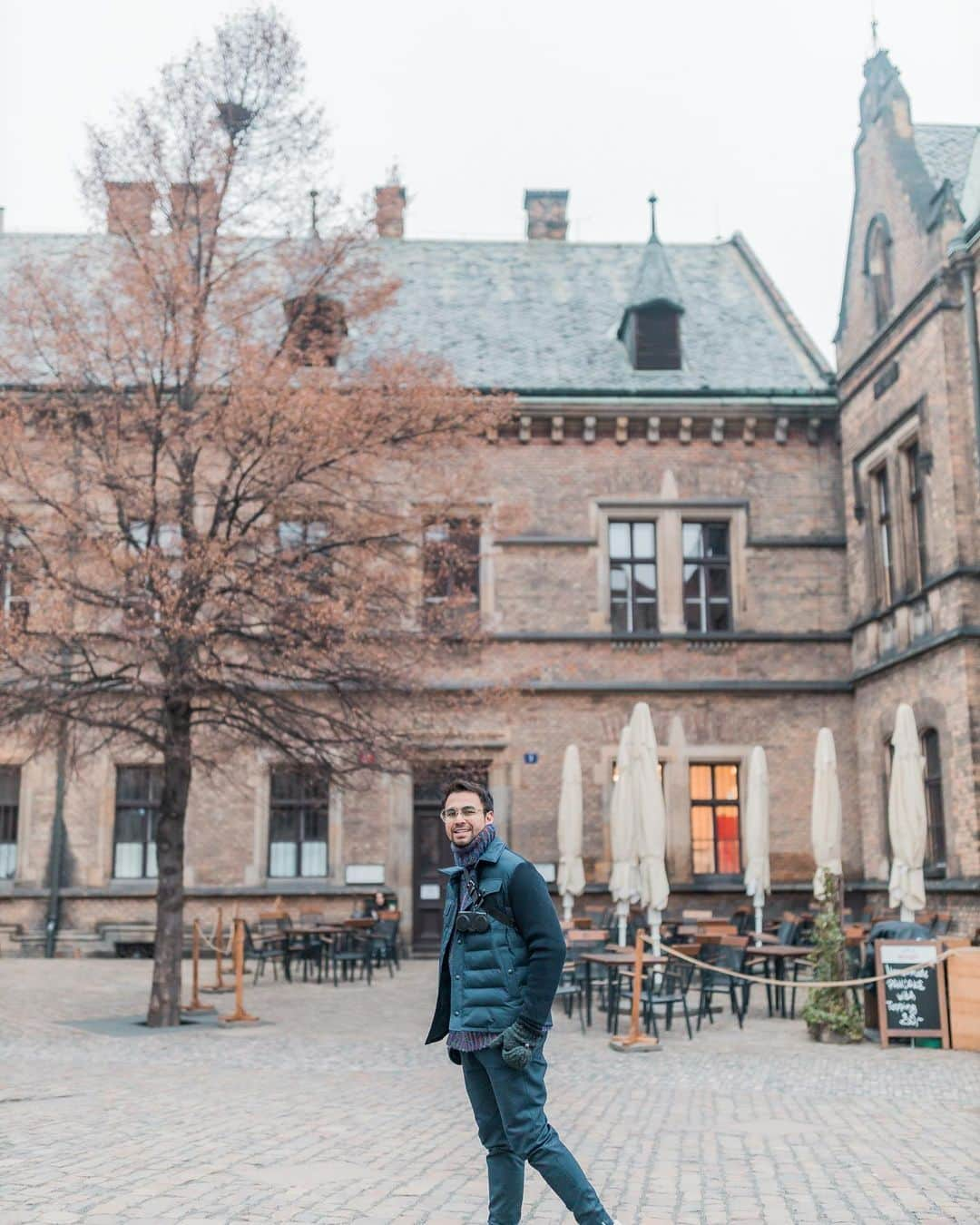 Raffi Ahmadさんのインスタグラム写真 - (Raffi AhmadInstagram)「Salah satu Castle yang ada di Prague Czech Republic ❤️ Indah sekali 📸 @rufusazarya」1月28日 17時19分 - raffinagita1717