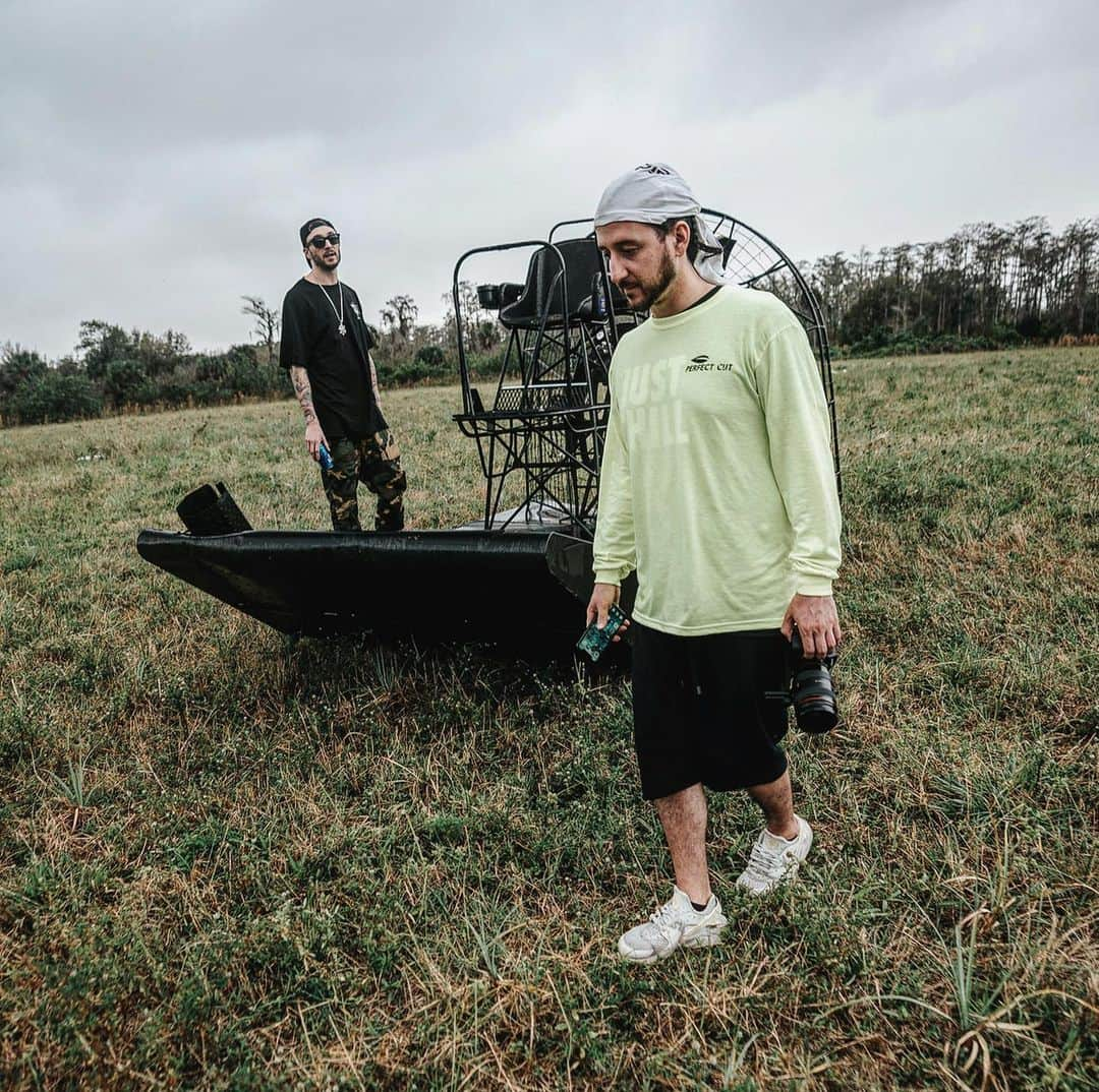 クリス・ウェビーさんのインスタグラム写真 - (クリス・ウェビーInstagram)「Stuck In My Ways video dropping at midnight for #WebbyWednesday 🔥🕸」1月29日 3時15分 - chriswebby