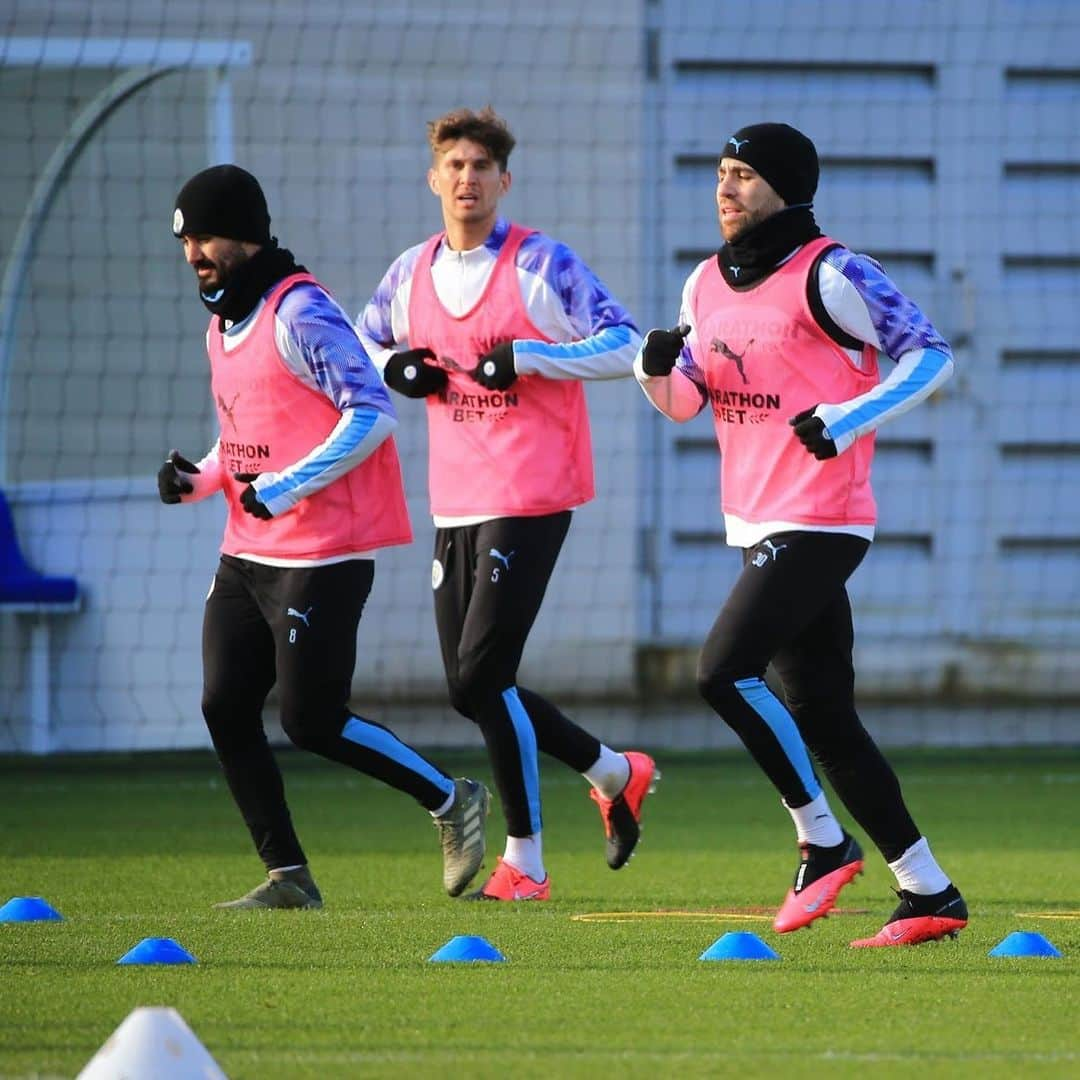 ニコラス・オタメンディさんのインスタグラム写真 - (ニコラス・オタメンディInstagram)「🏃🏻‍♂️ #manchestercity #training 💪🏻⚽️」1月29日 3時11分 - nicolasotamendi30