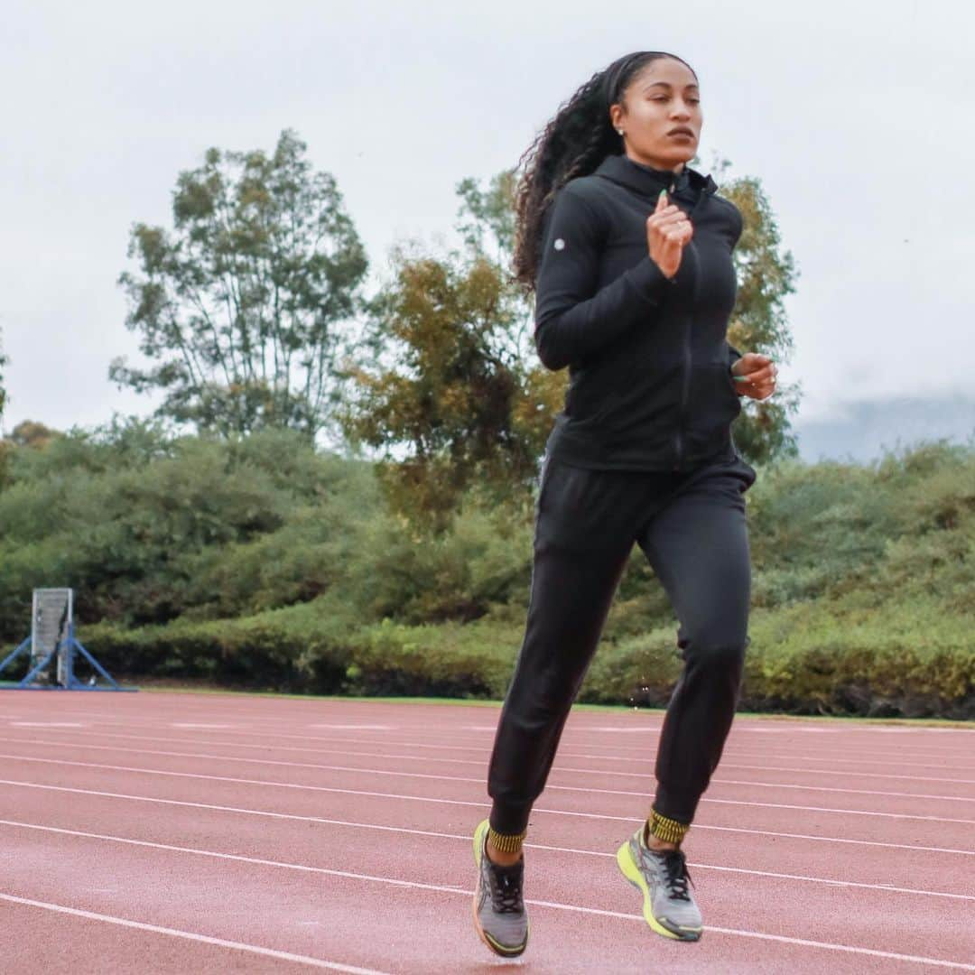 クィーン・ハリソンさんのインスタグラム写真 - (クィーン・ハリソンInstagram)「KEEP MOVING FORWARD. & the reemergence of #trackgirltuesday 📸: @moreshotsplzz」1月29日 3時37分 - goqueengo