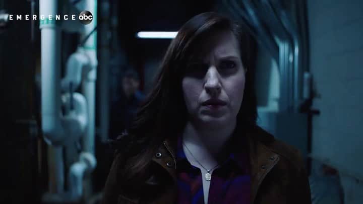 のインスタグラム：「TONIGHT!! The season 1 FINALE of @emergenceabc only on @abcnetwork at 10pm. Trust me when I tell you that you CANNOT miss this epic season finale. Watch it live! It’s too good to miss!! #emergence #emergenceabc #tv #drama #seasonfinale #thriller #mystery #whoispiper #bennygallagher」