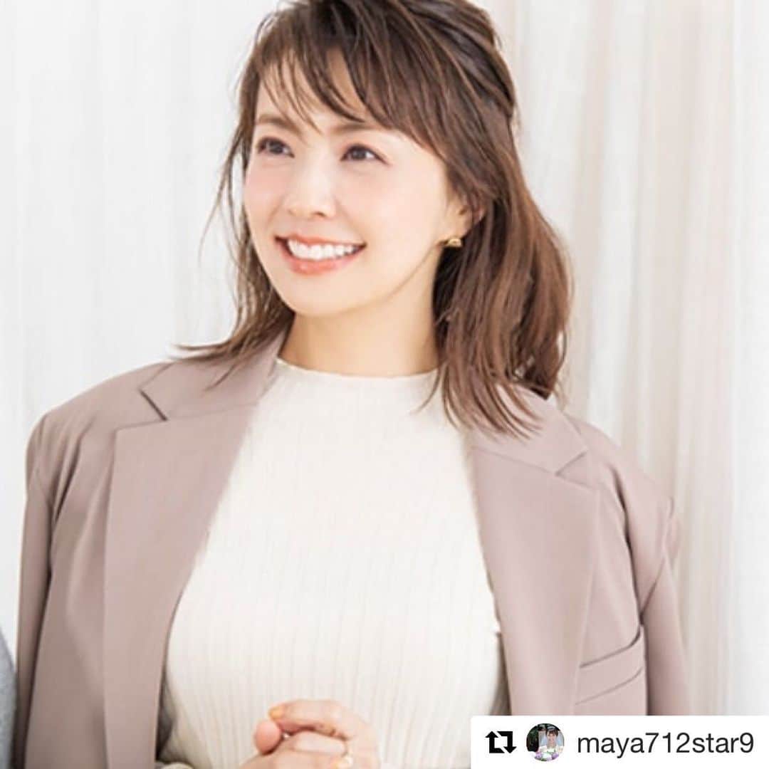 のインスタグラム：「小林麻耶さんと、メイクレッスンをしました✋🏻💋 ☺️_ @mimollet の記事をご覧くださいね！ 麻耶さんとは同い年で、とても楽しいレッスンでした🥰_  #Repost @maya712star9 with @get_repost ・・・ ミモレ【@mimollet】 の連載✨  ツヤ肌メイク４ステップを長井かおり【@kaorimake 】さんに教えて頂きました💄  1、化粧下地のおすすめは❓  2、クッションファンデのきれい仕上がる塗り方  3、ツヤと血色感を出すチークの塗り方  4、化粧崩れを防止するには❓ . . .  https://mi-mollet.com/articles/-/21463」