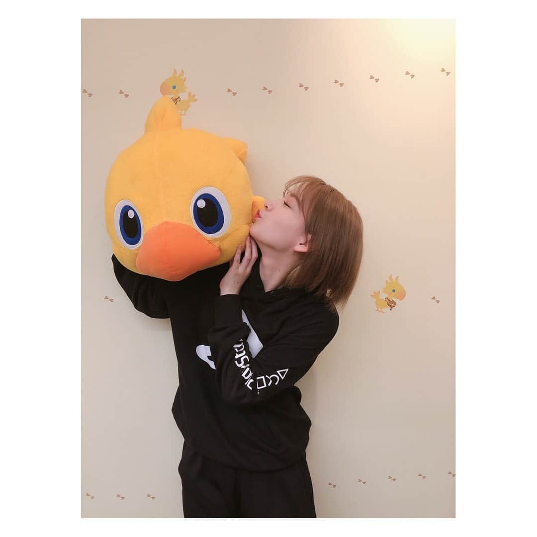 高槻かなこさんのインスタグラム写真 - (高槻かなこInstagram)「チョコボちゃん発見🐥 壁もチョコボ🐥🐥🐥 . #FF #チョコボ」1月28日 19時08分 - kanako.tktk