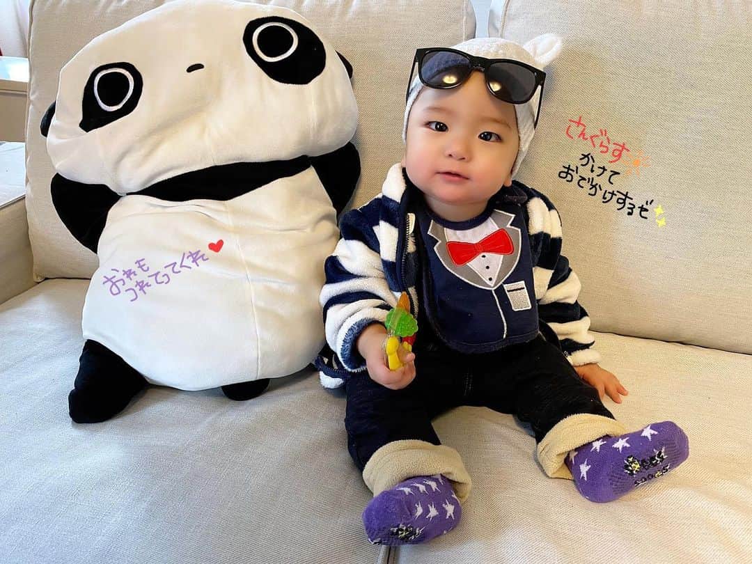 Momoeのインスタグラム：「#happy #男の子ベビー #赤ちゃんのいる生活 #赤ちゃん #baby #family #家族 #0歳 #成長記録 #育児記録 #boy #育児 #smile #男の子 #息子 #code #love #kids #子供 #thankyou #宝物 #ベビー #fashion #follow #boy #パパ #ママ #ママ友 #家族写真　#9ヶ月」