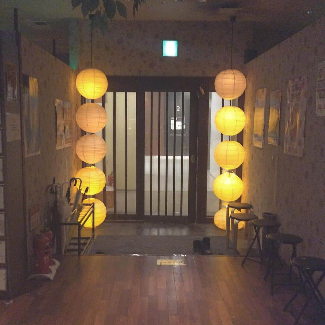 ゆずの小町 紙屋町店さんのインスタグラム写真 - (ゆずの小町 紙屋町店Instagram)「． ゆずの小町紙屋町店です！！ 本日も営業しています！ もう一月も終わろうとしています🥺 皆さんもお体に気を付けて下さいね！ 楽しい2020年を過ごしましょう！🍻 ぜひゆずの小町紙屋町店へ！ お待ちしております！🍋 #広島居酒屋#広島#ゆずの小町紙屋町店」1月28日 20時17分 - yuzunokomachi_shintenchi