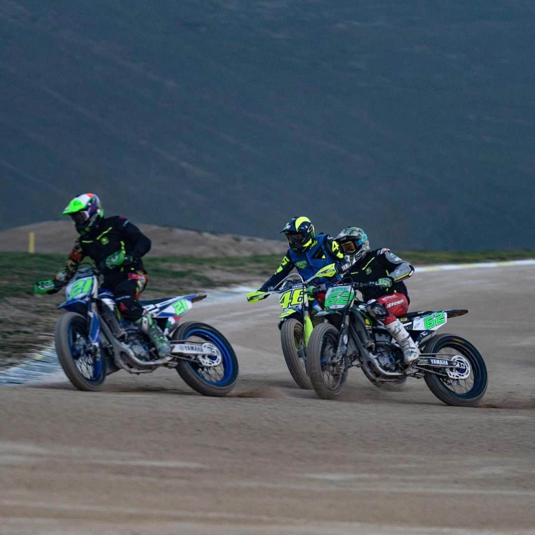 バレンティーノ・ロッシさんのインスタグラム写真 - (バレンティーノ・ロッシInstagram)「Training at the MotoRanch with the @vr46ridersacademyofficial 📸 @camilss」1月28日 20時31分 - valeyellow46