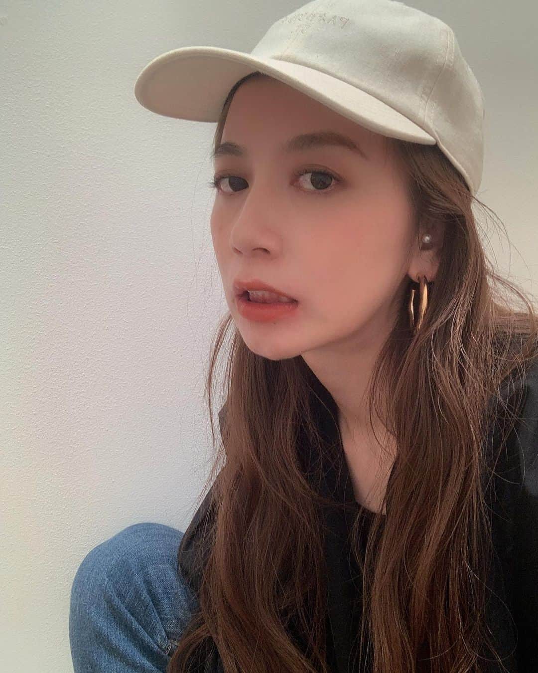 ungrid_minamiのインスタグラム：「. NEW CAP!! あした発売💕 @ungrid_official  @ungrid_staffsnap #Ungrid#アミュプラザ博多」