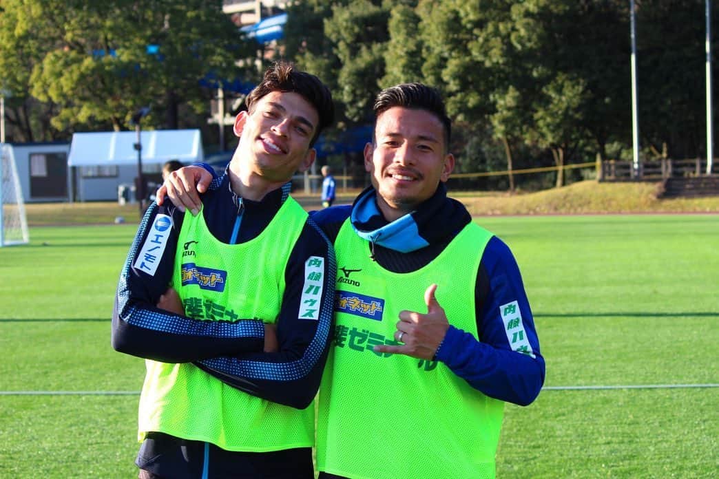 松田力のインスタグラム：「2次キャンプスタート⛺️ 仲良しコンビ‼︎ @10dudu  #dudu10 #松田力 #ventforetkofu #ヴァンフォーレ甲府 #amigo #mizuno #jleague #jリーグ」
