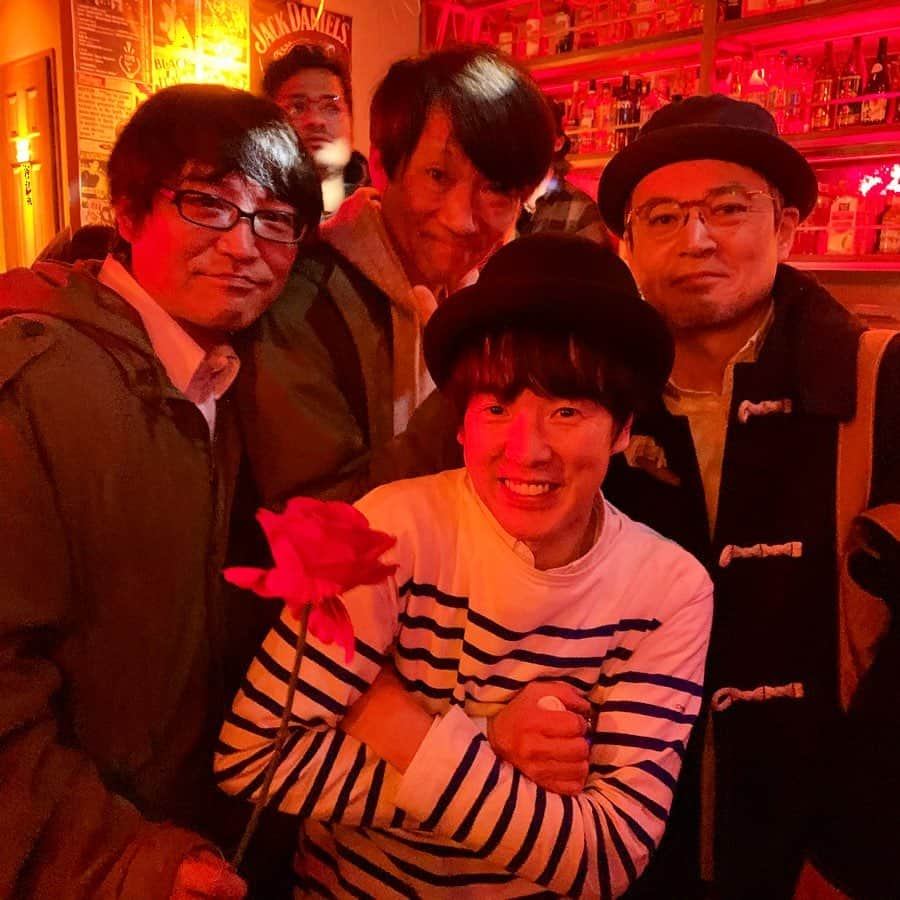 カジヒデキさんのインスタグラム写真 - (カジヒデキInstagram)「1/24のライブには、オリさんのお声がけのお陰で、古くからの友人知人がたくさん来て下さいました。サリー久保田さん、佐藤清喜さん、ヒサシさん、北沢夏音さん、太田浩さん、マジドラユリナさんなどなど。オリさんのFrancisは想像以上にキレキレ且つ楽曲のクオリティーの高さがスゴかった。宇佐蔵べにさんのDJも良かったですし、チャーベ君のDJはやっぱり極上の気持ち良さ！本当に最高な夜でした✨ ・ SET LIST 1.フランス映画にしようよ 2.ベイビー・レモネード 3.Sweet Swedish Winter 4.シヴィラはある日、突然に 5.新曲 6.さんでーべいべー 7.亜熱帯ガール 8.君とサマーと太陽がいっぱい 9.灼熱少女」1月28日 21時20分 - hideki_kaji