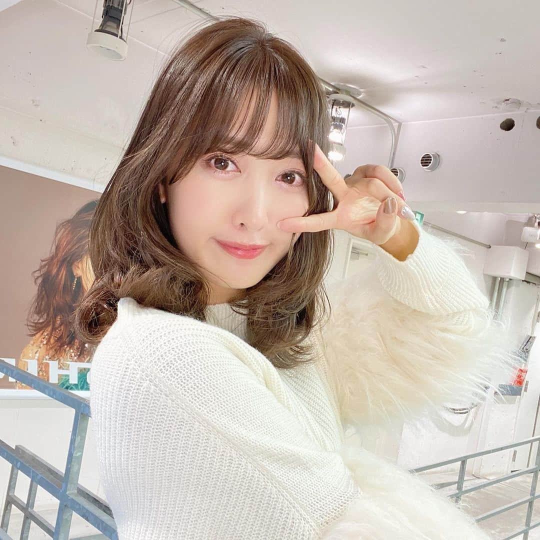 佐達ももこさんのインスタグラム写真 - (佐達ももこInstagram)「new hair🥰🥰🥰﻿ ﻿ @harada.hair ﻿ ﻿ カラーカットトリートメントして﻿ きれいにしてもらいました🥺❤️﻿ ﻿ わたしのインスタみて原田さん﻿ のところいってくれる人いて﻿ ほんと嬉しいー😌💓﻿ ﻿ #newhair#hairstyle」1月28日 21時28分 - sadamomodayo