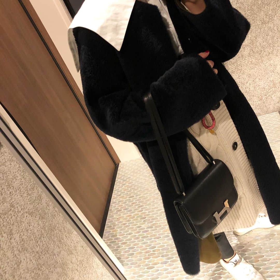 のインスタグラム：「・ ピラティスいけた🧘‍♀️ 理想は週2回だけど、なかなか難しいね😢 家で出来ることがんばろ🏋🏻‍♀️ 岩盤のおかげで、 肌もつるつるピカピカ、テッカテカー笑  今日も楽しいLesson有難う❤️ @pilates.love.kyoko」