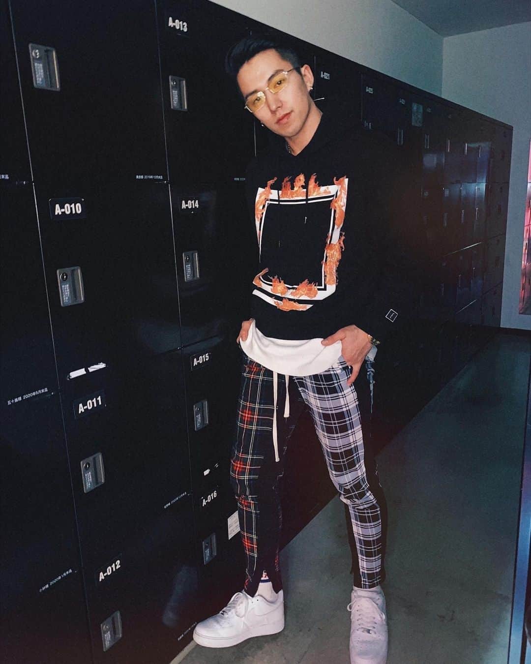 のインスタグラム：「久しぶりに前髪あげた🤟🏽 やっぱり楽！！！ みんなは前髪ある方がすきだよね😡😡😡（笑）おこ（笑）  #うがい手洗い大事です」