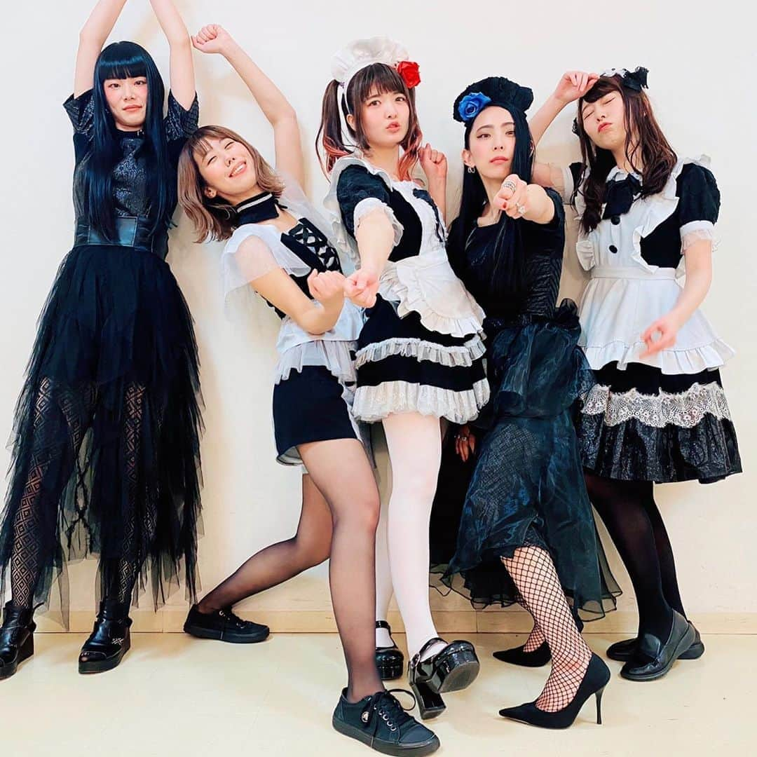 BAND-MAIDさんのインスタグラム写真 - (BAND-MAIDInstagram)「#激動bestphotos #bandmaid #wdbm #worlddomination #CONQUEROR #激動」1月28日 21時40分 - bandmaid.jp