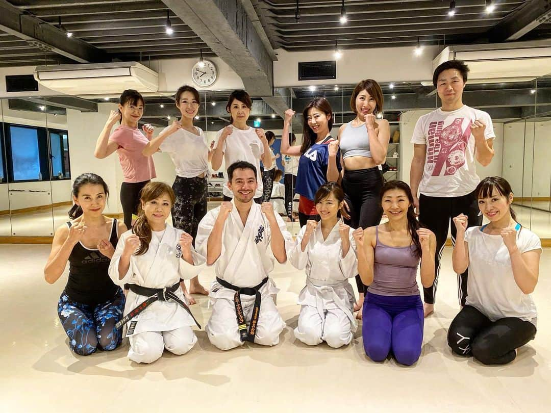 ベリッシモ・フランチェスコさんのインスタグラム写真 - (ベリッシモ・フランチェスコInstagram)「Osu! Karate exercise for a beautiful mind in a beautiful body🥋❤️押忍！先日ベリッシモの美ボディ空手レッスンさせていただきました！生徒の皆さんに感謝。どうも有難うございます！Il gladiatore romano tiene la lezione di Karate a Tokyo😂👍 #ベリッシモ #料理研究家 #francescobellissimo #karate #karateka #budo #budoka #martialarts #空手 #カラテ #blackbelt #yudansha #有段者 #tokyo #japan #イケメン #イケメン先生 #料理研究家 #gladiatoreromano #coattoromano #scuoladibotte #picoftheday #格闘技 #極真会館 #shinjuku #shihan」1月28日 21時41分 - bellissimoyoshi