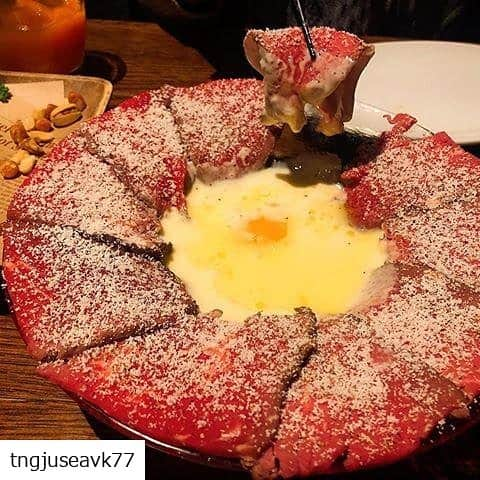 PIT TAVERN 栄店（公式）のインスタグラム：「こんにちは！ PITTAVERNです😄 本日は@tngjuseavk77 様の投稿をリポストさせていただきます！ インスタ映えな肉ボナーラありがとうございます☺️ まだまだ寒い日が続きますが温かい肉ボナーラでぜひ心も体も温めてください！  #肉ボナーラ  #pittavern  #ピットタバーン」