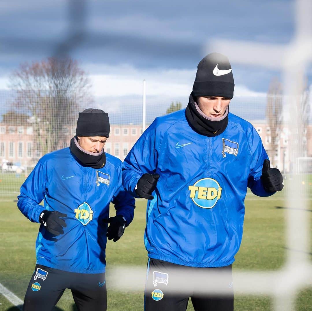 のインスタグラム：「Training ☀️❄️⚽️💪 #HerthaBSC #NS5」