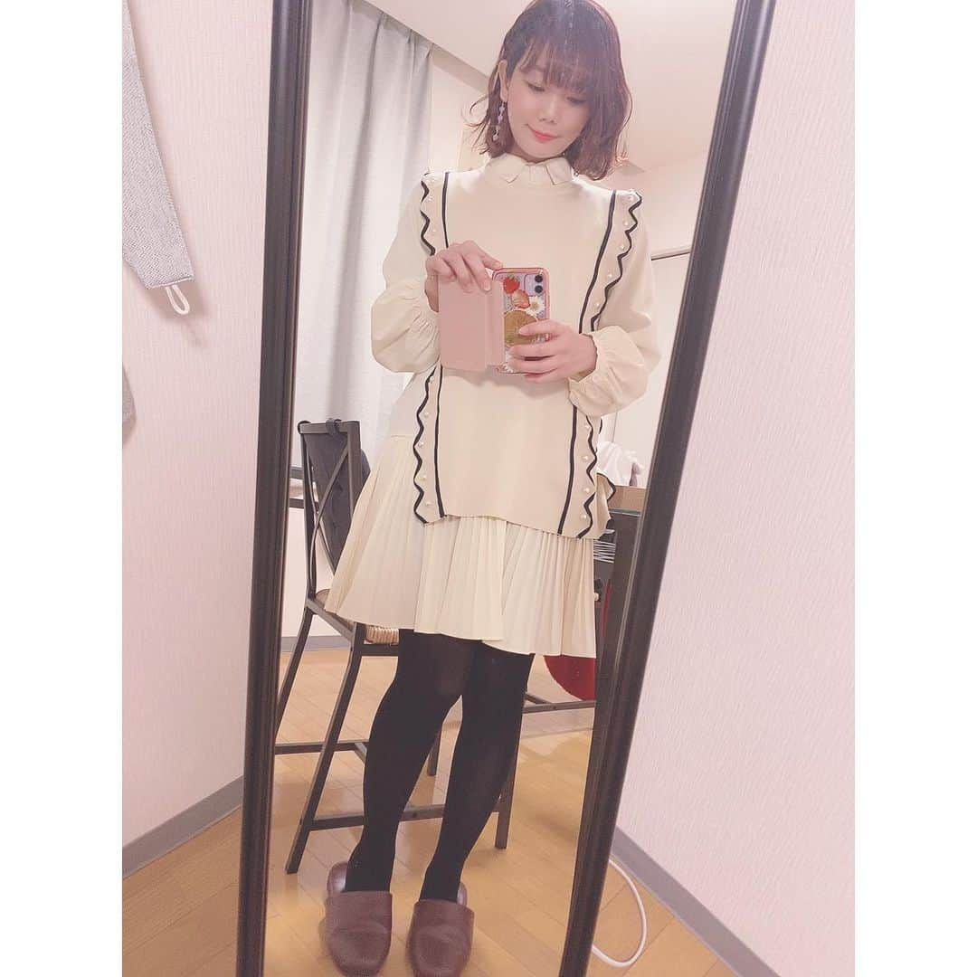 湯浅かえでのインスタグラム：「今日は髪の毛ふわっふわにしてもらいました🙋‍♀️お洋服は古着屋さんのだよ〜！ 伊藤かな恵さんと💓 ひさびさにお会いできて嬉しかったです！ 番組観てくださった皆様ありがとうございました☺️ #ゴッドイーターレゾナントオプス  #アンキャス  #GEREO  #かえふく🐸」