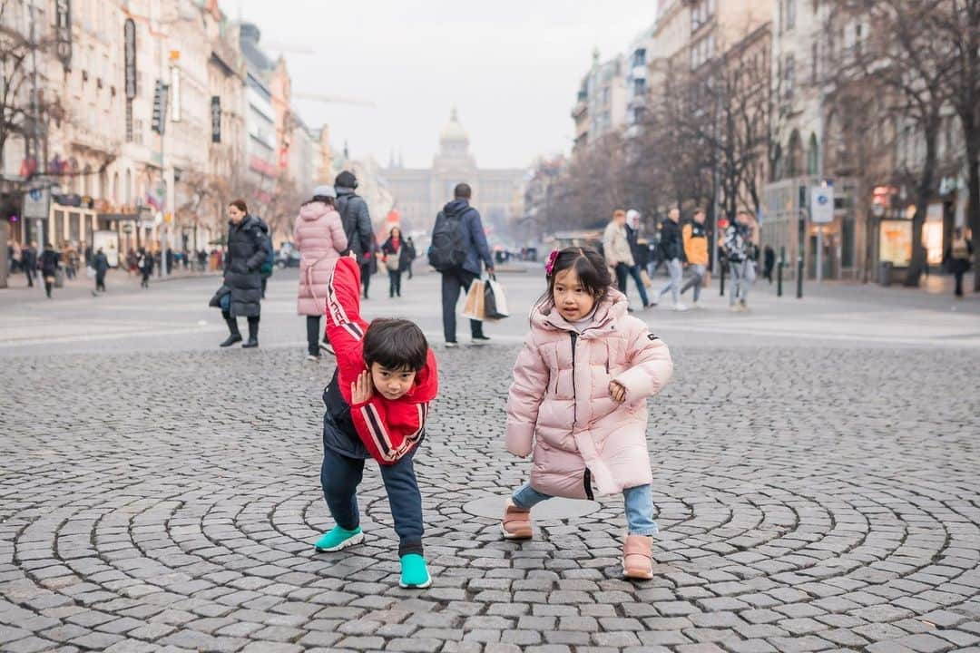 Raffi Ahmadさんのインスタグラム写真 - (Raffi AhmadInstagram)「Rafathar sedih berpisah sama teman barunya Sveta anaknya Mba @prawinduprima ... sampai jumpa lagi terimakasih banyak untuk kebersamaannya nanti main sama Rafathar lagi yaaaa ❤️ @_light_and_bright 🙏」1月28日 22時23分 - raffinagita1717