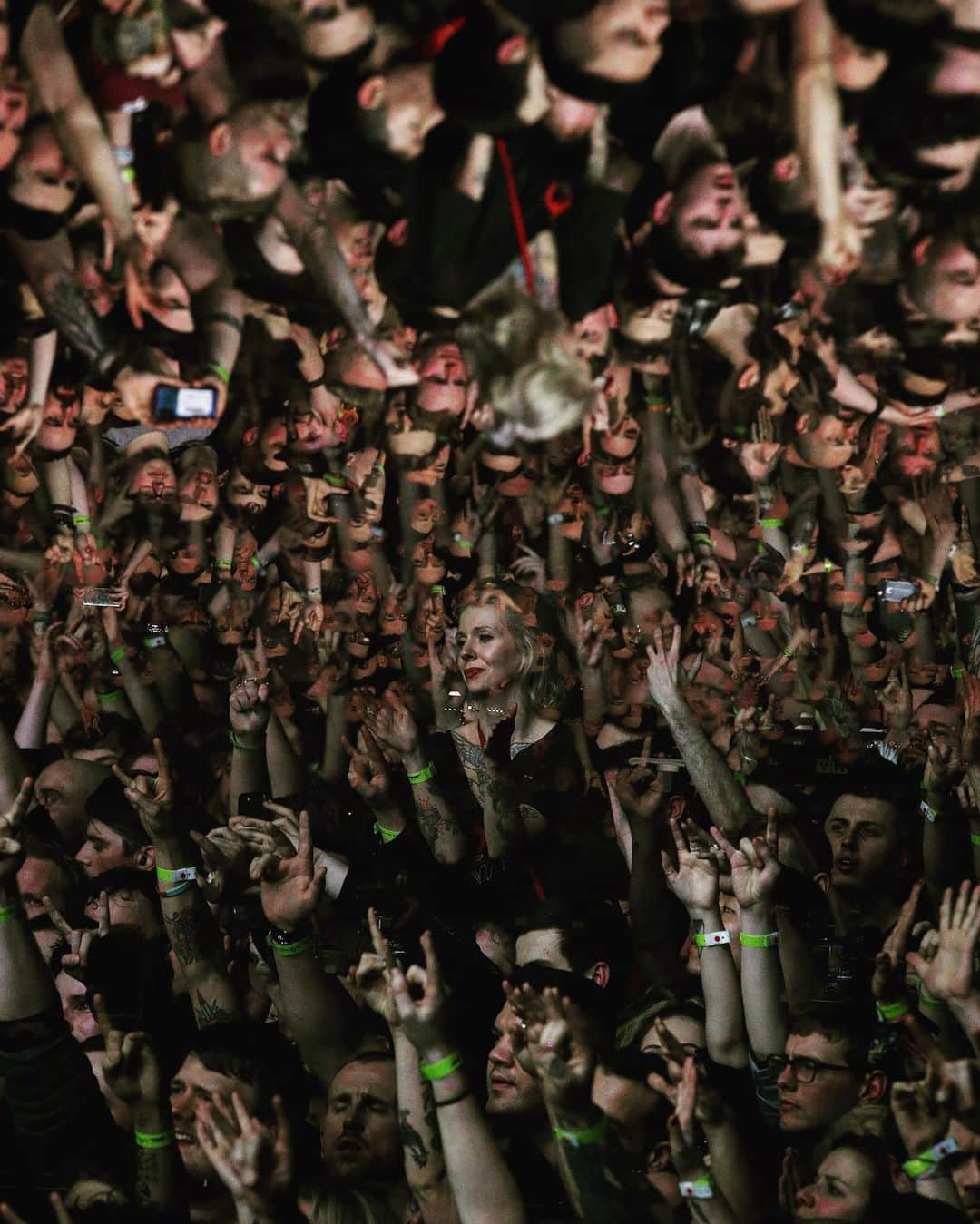 Slipknotさんのインスタグラム写真 - (SlipknotInstagram)「“This was a real moment; this was Slipknot where they belong – celebrating with as many people as possible, among thousands who can now say “I was there” and actually mean it.” -@nmemagazine // London, UK」1月28日 22時41分 - slipknot