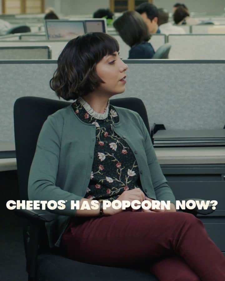 MCハマーのインスタグラム：「Help me help you get out of things you don't want to do with @Cheetos Popcorn. #CantTouchThis #ad」