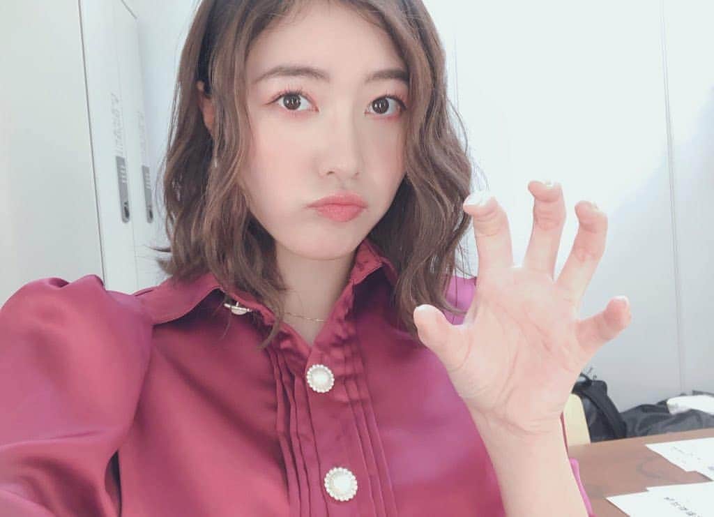 のインスタグラム：「[January 28, 2020] — Matsui Jurina Twitter update.  Today, I had TV recording for the first time in a while❤️ Please look forward to the broadcast🎵  eng trans by; arjurina.」
