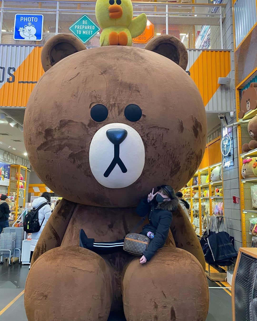 守田美咲のインスタグラム：「ブラウン🐻💓 #韓国旅行 #ブラウン #line #korea #🇰🇷」