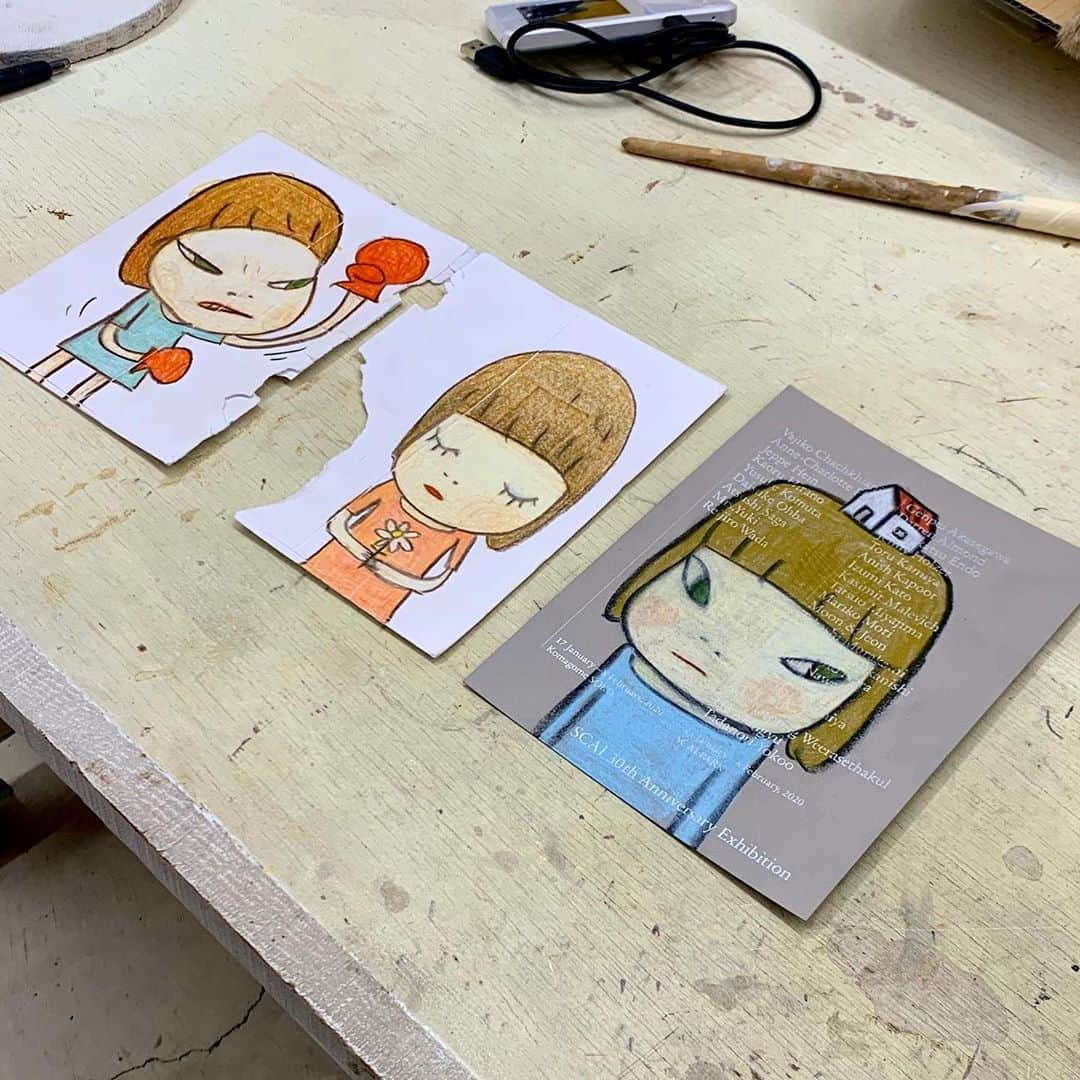 奈良美智さんのインスタグラム写真 - (奈良美智Instagram)「picked up some abandoned drawings from last year and new drawings (3rd image) from this month.  They are not for sale yet. I’m creating those, actually not for sale, but to find myself.」1月29日 4時23分 - michinara3