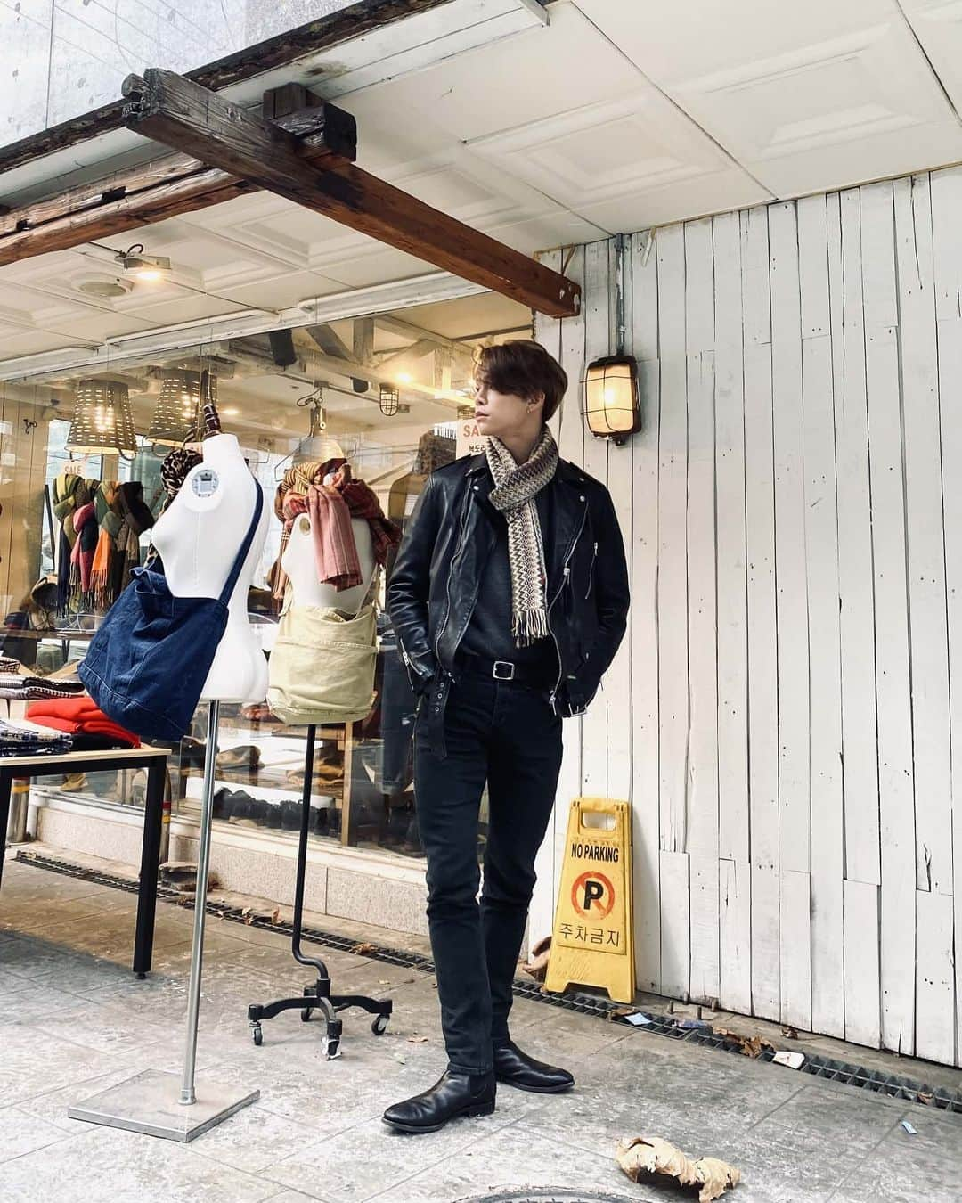 NCT 127さんのインスタグラム写真 - (NCT 127Instagram)「오랜만에 ootd🧣  #NCT #NCT127 #JOHNNY」1月28日 22時57分 - nct127