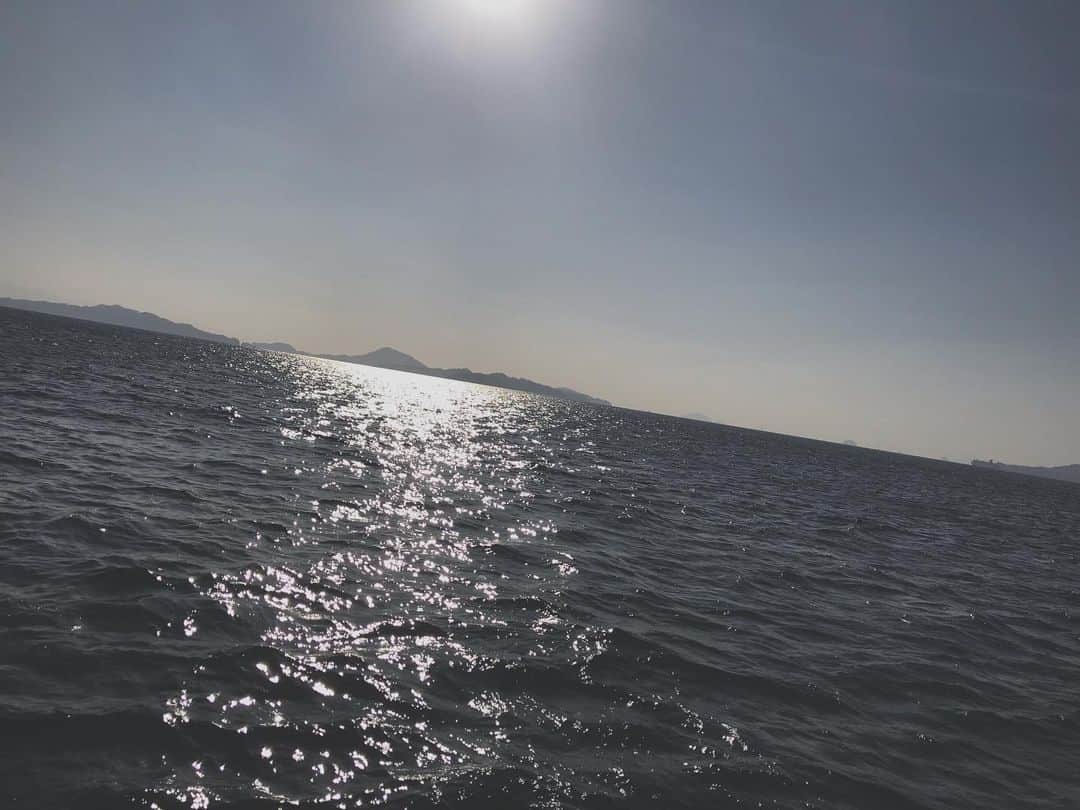 田中皓子さんのインスタグラム写真 - (田中皓子Instagram)「. 水しぶきだったり、波だったり そんないろんなのが組み合わさって 太陽の光でキラキラしてるのってステキよね」1月28日 23時09分 - kouko_0616