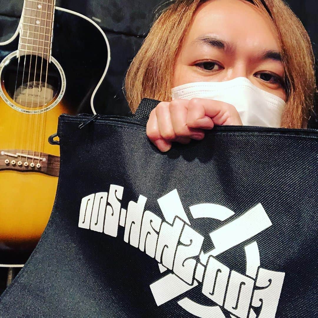 のインスタグラム：「FooShahZooサコッシュできた！ #FooShahZoo #FSZ #本城聡章 #オフィシャルグッズ」