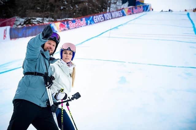リンゼイ・ボンさんのインスタグラム写真 - (リンゼイ・ボンInstagram)「Experiencing the greatest ski race in the world in person is something I have always wanted to do. Even though I never got a chance to actually ski the “Streif,” my dear friend @asvindal gave me as close of a look as I could get... and even a quick 10 second race. Thank you Aksel and @redbull for this incredible experience. It made me SO happy and I am grateful for the opportunity. Also, very impressed with your skills @patrickdempsey. Now let’s race cars guys! #adrenalinejunkies」1月28日 23時06分 - lindseyvonn