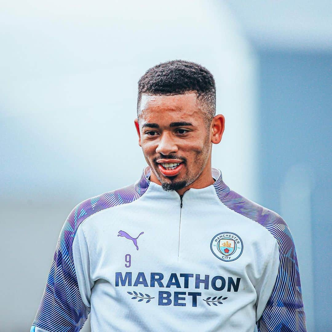 マンチェスター・シティFCさんのインスタグラム写真 - (マンチェスター・シティFCInstagram)「Ready to get the job done! 💪 ⠀ ⠀ ⠀ #ManCity」1月28日 23時12分 - mancity