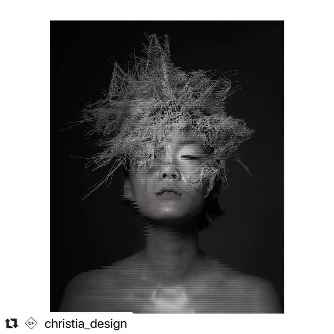 蘭舞ゆうさんのインスタグラム写真 - (蘭舞ゆうInstagram)「Love it ☑️ #Repost @christia_design  untitled; @karbnmagazine - photographer: @ar13ak hair & headpiece: @eri_hair mua: @risachino_makeup model: @ranma_yu graphics: @christia_design #korean#japan#2020#일상#데일리#ranma#actor#magazine#art」1月28日 23時21分 - ranma_yu