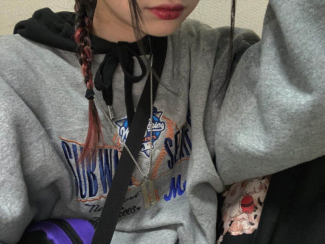 かれんのインスタグラム：「人はドン底に落ちたら変われるよきっと ❤︎ でもその時に誰かの手を待つんじゃなくて自分で這い上がらないとね~ ❤︎ てことで私は今絶望に満ちてます❤︎ ❤︎ 気分変えて取り敢えずピアスでも開けてみましょう」