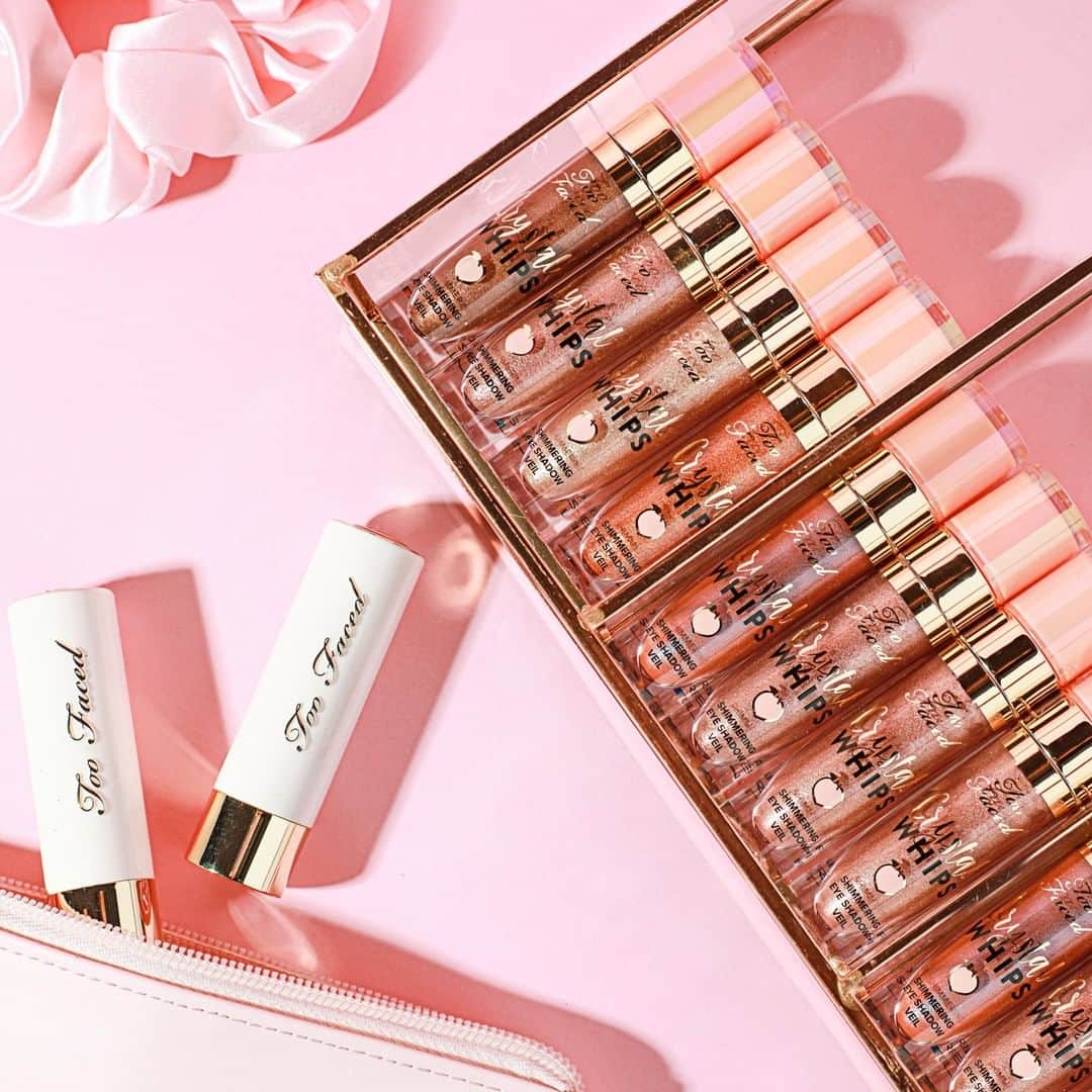 Too Facedさんのインスタグラム写真 - (Too FacedInstagram)「Why we LOVE our Crystal Whips Liquid Eye Shadow:⁣ ✨ 12 hour long wear⁣ ✨ Lightweight, buildable coverage⁣ ✨ Multidimensional SHIMMER!⁣ #tfpeachesandcream #toofaced」1月28日 23時34分 - toofaced
